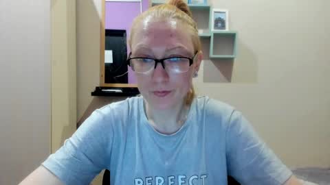 Snapshot of lucky_licky20 chatting on March 1, 3:21 am lucky_licky20 online show from March 1, 3:21 am