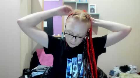 Snapshot of lucky_licky20 chatting on March 6, 3:35 am lucky_licky20 online show from March 6, 3:35 am