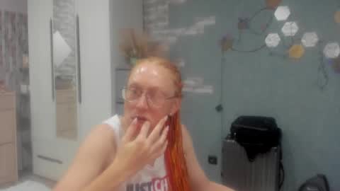 Snapshot of lucky_licky20 chatting on December 1, 1:10 am lucky_licky20 online show from December 1, 1:10 am