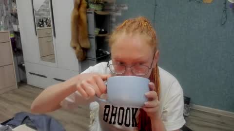 Snapshot of lucky_licky20 chatting on December 14, 1:33 am lucky_licky20 online show from December 14, 1:33 am