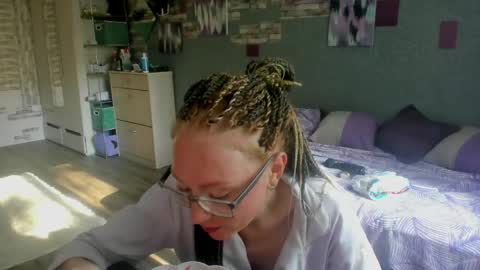 lucky_licky20 online show from June 8, 12:36 am