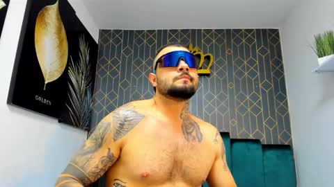 Snapshot of lucky_smith1 chatting on November 22, 5:56 pm lucky_smith1 online show from November 22, 5:56 pm