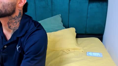 Snapshot of lucky_smith1 chatting on December 13, 7:53 pm lucky_smith1 online show from December 13, 7:53 pm