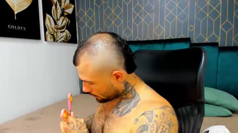 Snapshot of lucky_smith1 chatting on December 15, 9:52 pm lucky_smith1 online show from December 15, 9:52 pm