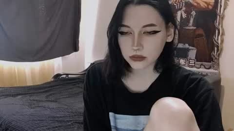 Snapshot of luckybastrad0677 chatting on June 19, 12:31 pm luckybastrad0677 online show from June 19, 12:31 pm