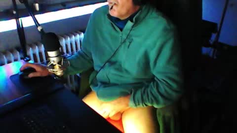        call me  Stefan online show from October 11, 5:50 am