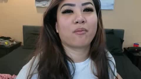 luckylee1992 online show from January 13, 6:40 am