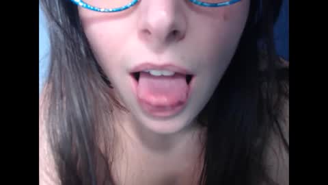 luckylinda23 online show from January 17, 4:36 pm