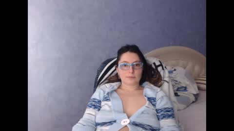 luckylinda23 online show from February 10, 6:24 pm