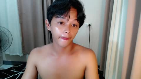 Snapshot of luckyme_7 chatting on August 3, 9:07 pm kai online show from August 3, 9:07 pm