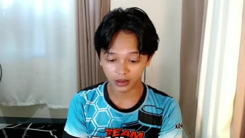 Snapshot of luckyme_7 chatting on August 5, 10:23 pm kai online show from August 5, 10:23 pm