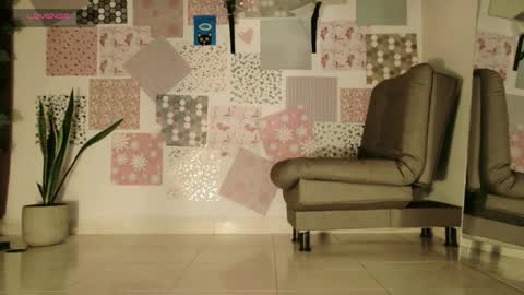 luckysapphire777 online show from April 13, 9:59 am