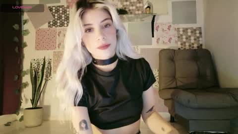 luckysapphire777 online show from May 24, 1:16 pm
