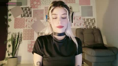luckysapphire777 online show from June 6, 1:27 pm