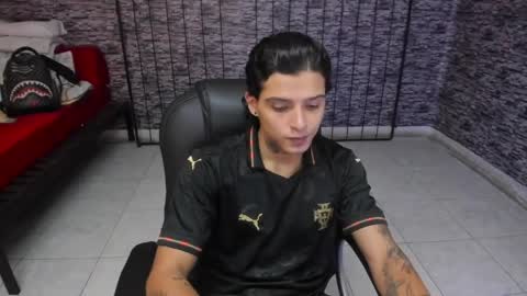 Snapshot of luckyy_boy_ chatting on April 9, 12:54 am Lucky online show from April 9, 12:54 am