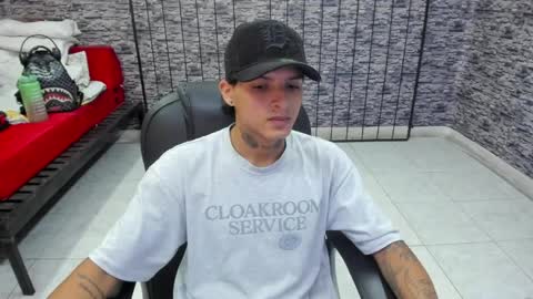 Snapshot of luckyy_boy_ chatting on April 10, 10:58 pm Lucky online show from April 10, 10:58 pm