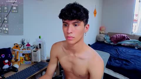 Lu Independent Model online show from November 16, 9:20 pm