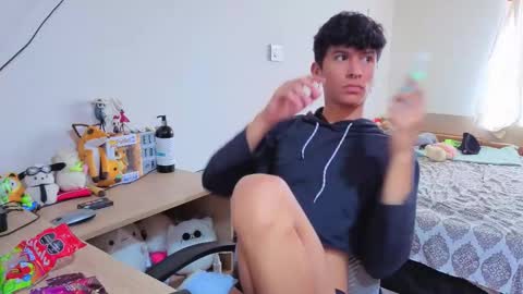 Lu Independent Model online show from December 20, 3:52 pm