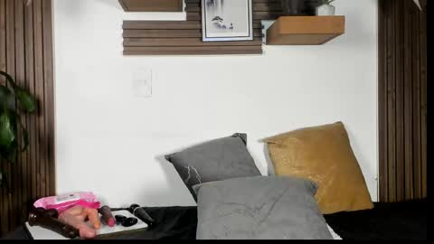 Lucy online show from April 29, 2:59 am