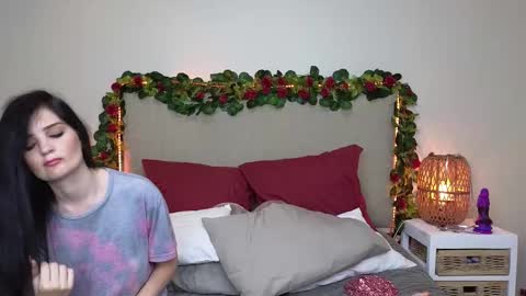 Lucy online show from February 20, 9:09 pm