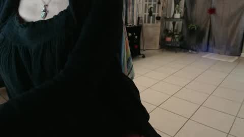 lucy_0000 online show from April 23, 1:18 am