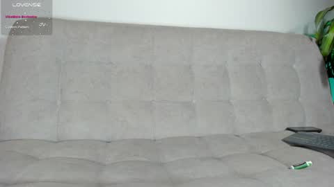 Snapshot of lucy__77 chatting on January 28, 9:50 pm Hello my name is Lucy nice to meet you  thumb up is important for me kisses     online show from January 28, 9:50 pm