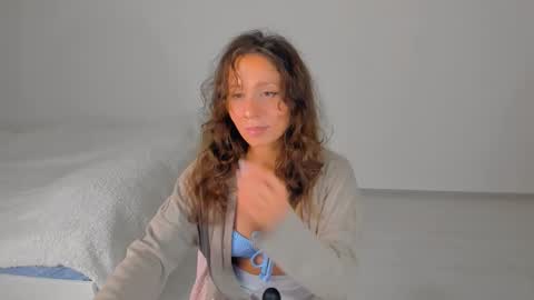 lucy__ray online show from December 1, 11:32 pm