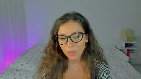 lucy__ray online show from April 22, 9:27 pm