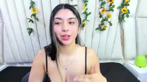 Snapshot of lucy_anal_ chatting on September 8, 6:18 pm lucy_anal_ online show from September 8, 6:18 pm