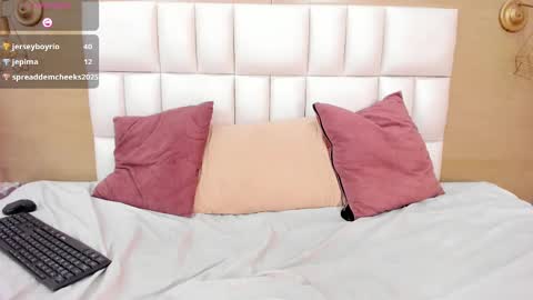 lucy_canel online show from September 25, 9:02 am