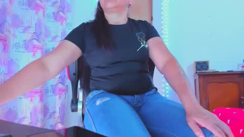 lucy online show from April 18, 2:48 am