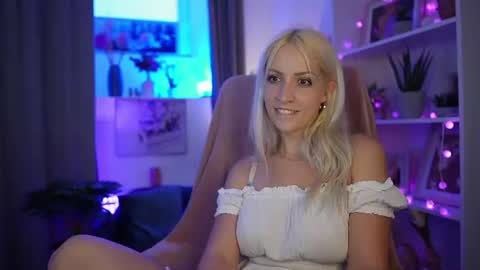 Cutie Lucy online show from June 26, 6:34 pm