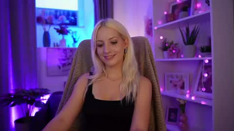 Cutie Lucy online show from July 18, 6:12 pm