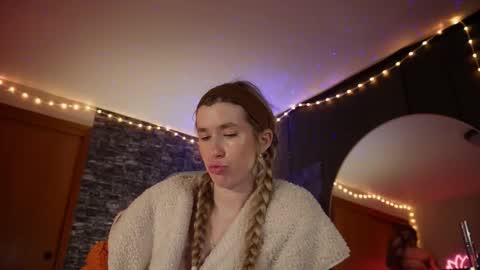 Lucy. online show from November 1, 1:51 am