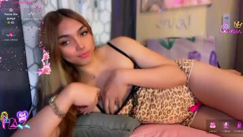 Snapshot of lucy_gray29 chatting on May 19, 1:00 am Lucy online show from May 19, 1:00 am