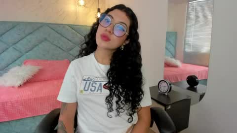 Lucy Greys online show from April 21, 8:01 pm