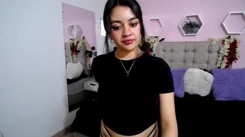 Snapshot of lucy_harris_ chatting on February 23, 3:13 am lucy_harris_ online show from February 23, 3:13 am