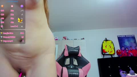 Snapshot of lucy_hess_ chatting on December 9, 10:20 pm Lucy online show from December 9, 10:20 pm