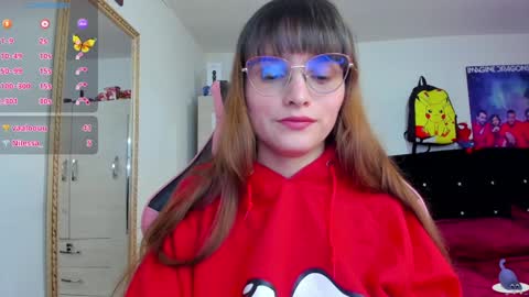 Snapshot of lucy_hess_ chatting on January 4, 7:23 pm Lucy online show from January 4, 7:23 pm