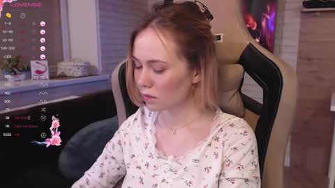 Lucy online show from October 9, 9:02 pm