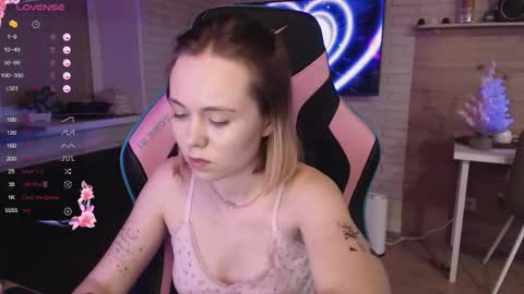 Lucy online show from December 13, 9:09 pm