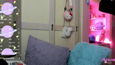 Snapshot of lucy_s3x chatting on February 19, 2:55 am Lulu online show from February 19, 2:55 am