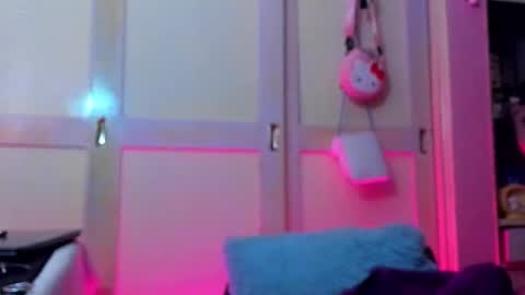 Snapshot of lucy_s3x chatting on October 11, 12:21 am Lulu online show from October 11, 12:21 am