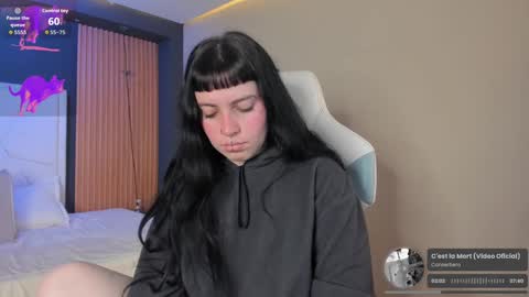 Snapshot of lucy_smith7 chatting on September 26, 8:35 pm Sofia  online show from September 26, 8:35 pm