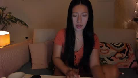 Snapshot of lucy_sweetgirl19 chatting on November 11, 1:16 am luciana online show from November 11, 1:16 am