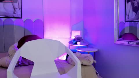 Lucy  online show from February 5, 6:46 am