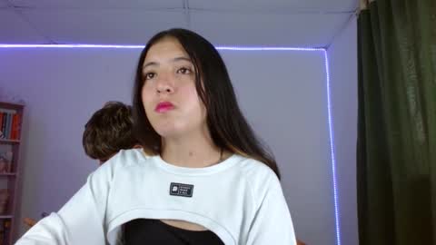 lucy_y_jacob online show from September 29, 10:25 pm