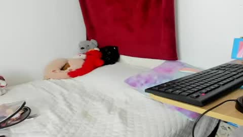 lucyblood online show from May 1, 12:59 am
