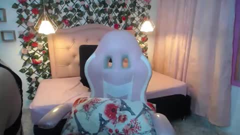 Lucy Cute online show from November 28, 1:58 pm