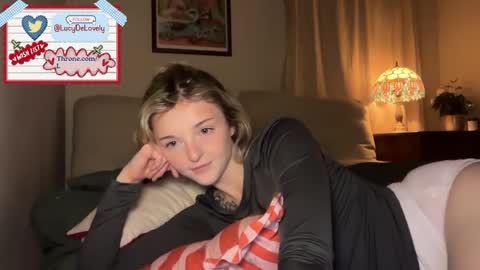 Snapshot of lucydelovely chatting on May 11, 11:13 pm Lucy online show from May 11, 11:13 pm